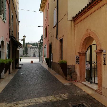 Ferienwohnung Domus Romanae In Centro Storico Peschiera del Garda Exterior foto