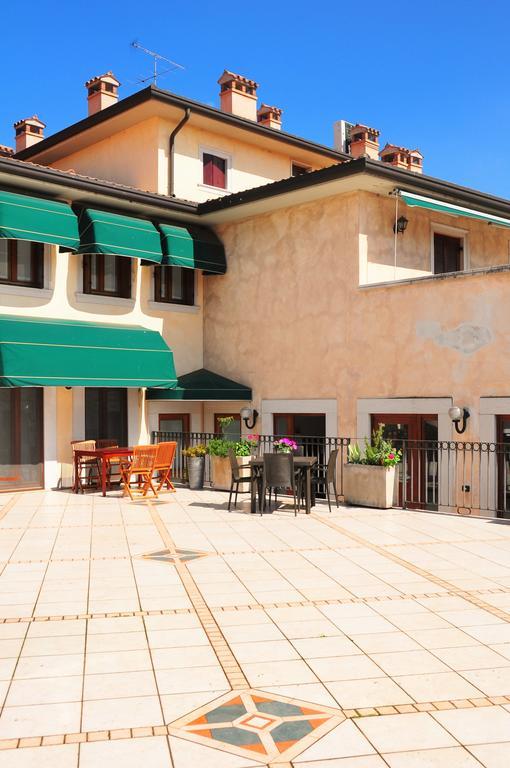 Ferienwohnung Domus Romanae In Centro Storico Peschiera del Garda Exterior foto